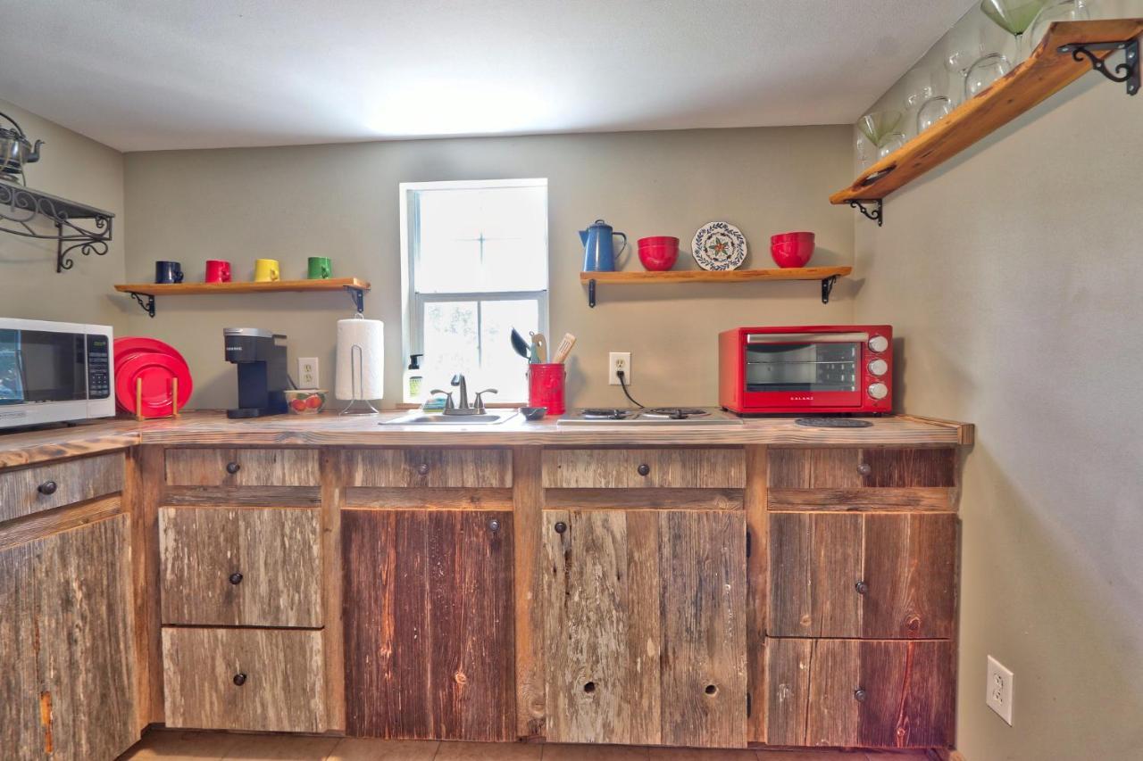 Sunflower Ridge Bungalow Wimberley Bagian luar foto